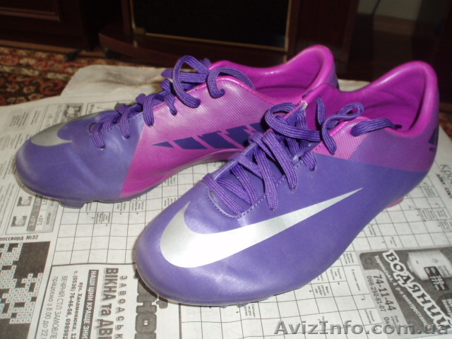 Бутсы футбольные фирмы Nike - <ro>Изображение</ro><ru>Изображение</ru> #1, <ru>Объявление</ru> #740372