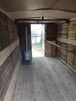 Вагончик кунг бытовка утепленный c окнами, внутри стеллажи и  буржуйка - <ro>Изображение</ro><ru>Изображение</ru> #5, <ru>Объявление</ru> #1752294