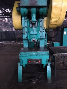 Кривошипные пресса КЕ 2128,  КЕ 2130,  КЕ 2126,  КЕ 2124.