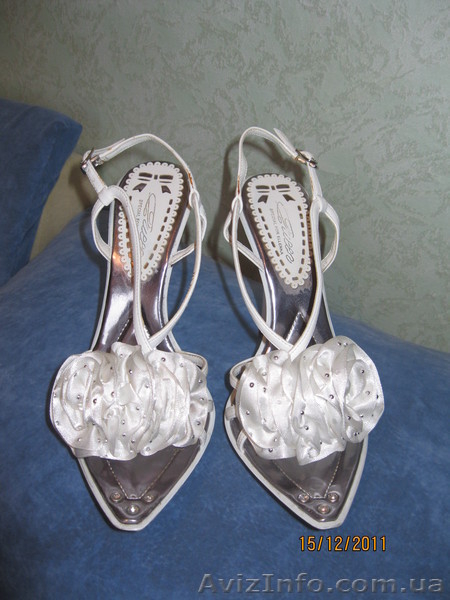 Продам босоножки с нарядным передком - <ro>Изображение</ro><ru>Изображение</ru> #1, <ru>Объявление</ru> #473098