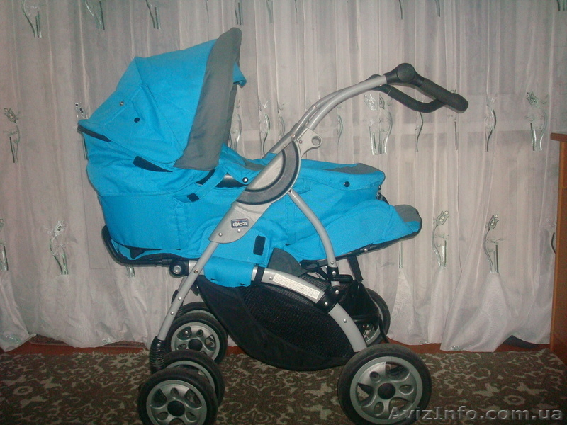 Универсальная коляска фирмы Chicco - <ro>Изображение</ro><ru>Изображение</ru> #1, <ru>Объявление</ru> #662447