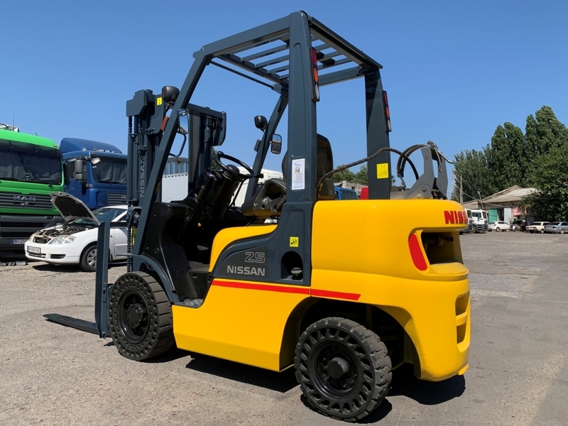 Вилочный автопогрузчик Nissan газ-бензин - <ro>Изображение</ro><ru>Изображение</ru> #3, <ru>Объявление</ru> #1697971