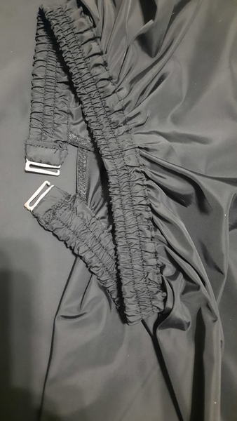 Накидка Парикмахерская с окошком, Пеньюар для стрижки с окошком - <ro>Изображение</ro><ru>Изображение</ru> #1, <ru>Объявление</ru> #1720856